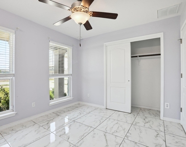 20111 Travis Dr - Photo Thumbnail 14