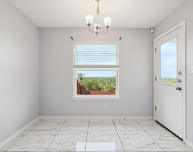 20111 Travis Dr - Photo Thumbnail 12