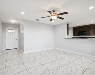 20111 Travis Dr - Photo Thumbnail 7