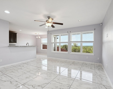 20111 Travis Dr - Photo Thumbnail 4