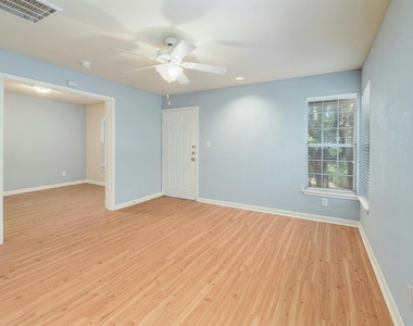 7685 Northcross Dr - Photo Thumbnail 8