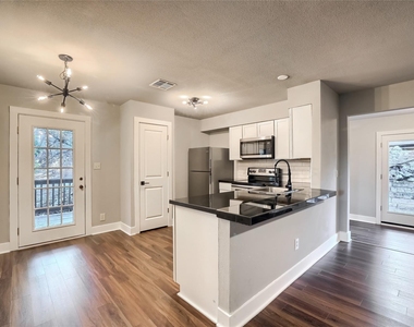 5909 Lago Vista Way D - Photo Thumbnail 3