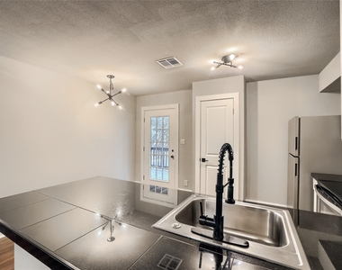5909 Lago Vista Way D - Photo Thumbnail 4