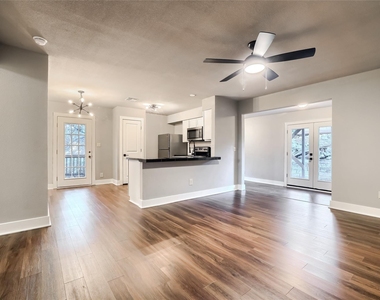 5909 Lago Vista Way D - Photo Thumbnail 7