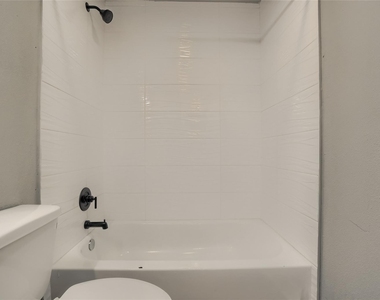 5909 Lago Vista Way D - Photo Thumbnail 22