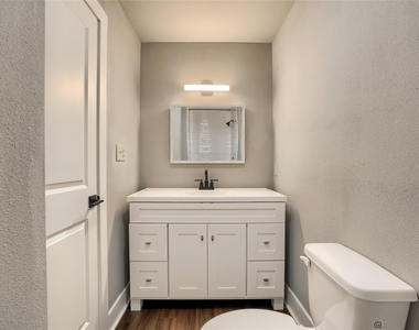 5909 Lago Vista Way D - Photo Thumbnail 16
