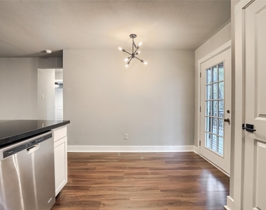 5909 Lago Vista Way D - Photo Thumbnail 8