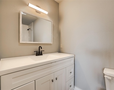 5909 Lago Vista Way D - Photo Thumbnail 15