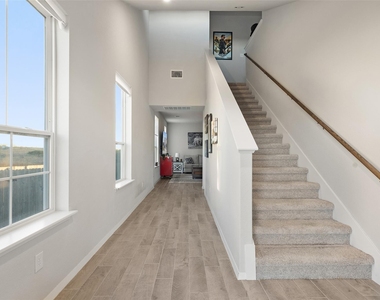 408 Black Opal Dr - Photo Thumbnail 3