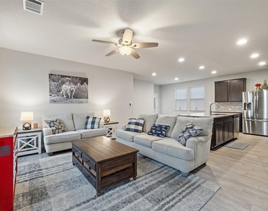 408 Black Opal Dr - Photo Thumbnail 5