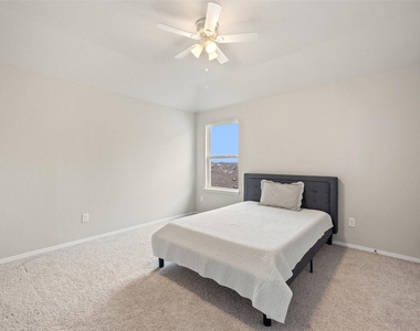 408 Black Opal Dr - Photo Thumbnail 15
