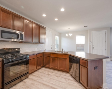 5701 Cougar Dr - Photo Thumbnail 6