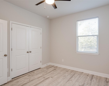 5701 Cougar Dr - Photo Thumbnail 13