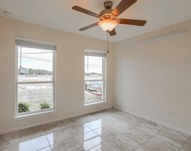 20111 Travis Dr - Photo Thumbnail 15