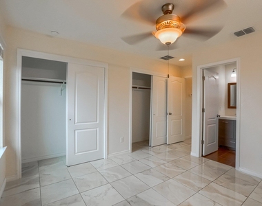 20111 Travis Dr - Photo Thumbnail 11