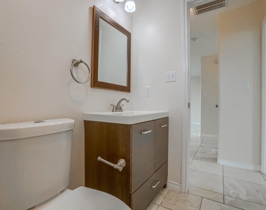 20111 Travis Dr - Photo Thumbnail 19