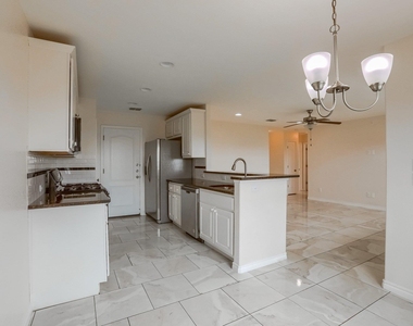 20111 Travis Dr - Photo Thumbnail 8