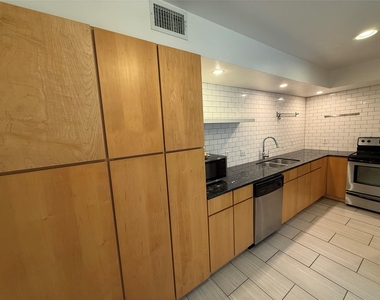 2200 Dickson Dr - Photo Thumbnail 2