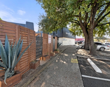 1720 Wooten Park Dr - Photo Thumbnail 25