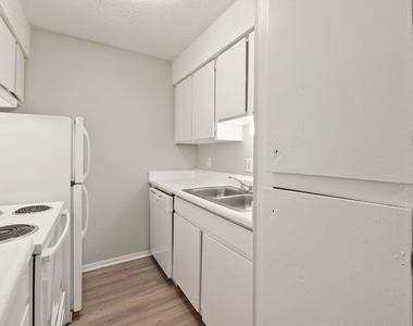 1720 Wooten Park Dr - Photo Thumbnail 7