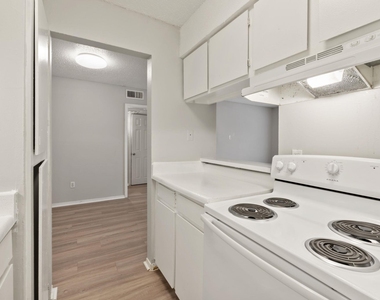 1720 Wooten Park Dr - Photo Thumbnail 8