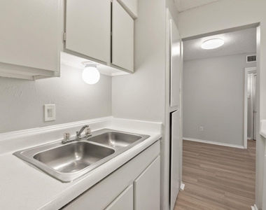 1720 Wooten Park Dr - Photo Thumbnail 9