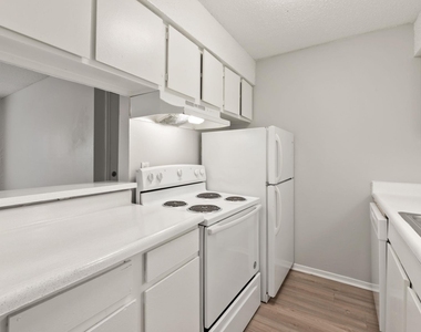 1720 Wooten Park Dr - Photo Thumbnail 6