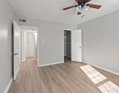 1720 Wooten Park Dr - Photo Thumbnail 14