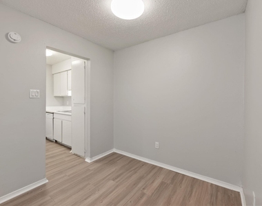 1720 Wooten Park Dr - Photo Thumbnail 4