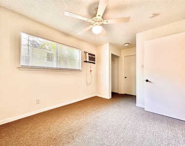 2721 Hemphill Park - Photo Thumbnail 2