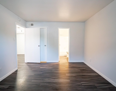 12300 Hymeadow Dr - Photo Thumbnail 15