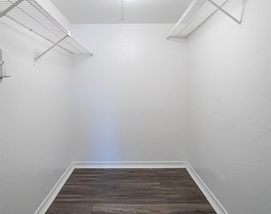 12300 Hymeadow Dr - Photo Thumbnail 18