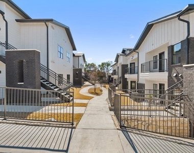 2450 Wickersham Ln - Photo Thumbnail 36