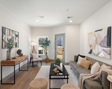 2450 Wickersham Ln - Photo Thumbnail 7