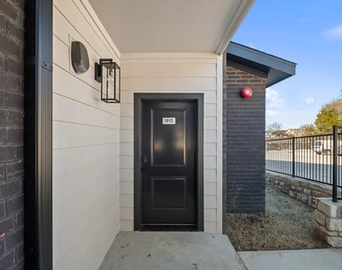 2450 Wickersham Ln - Photo Thumbnail 37