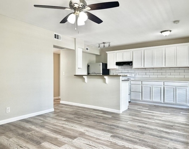 7304 Twin Crest Dr - Photo Thumbnail 2