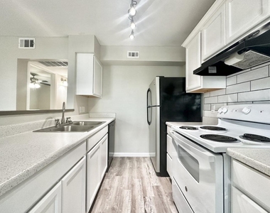 7304 Twin Crest Dr - Photo Thumbnail 4
