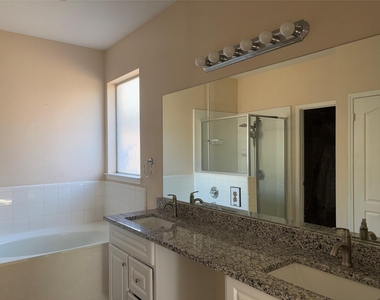 11501 Knapple Cv - Photo Thumbnail 16