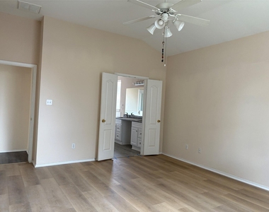 11501 Knapple Cv - Photo Thumbnail 15