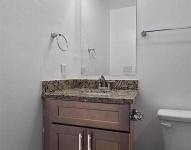 6211 Manor Rd - Photo Thumbnail 12