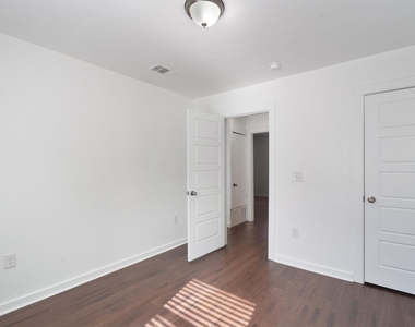 6211 Manor Rd - Photo Thumbnail 15