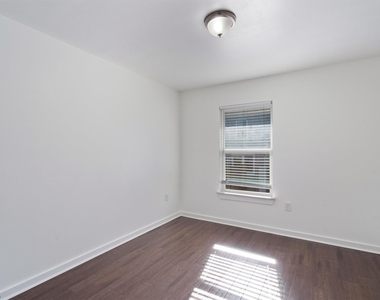 6211 Manor Rd - Photo Thumbnail 14