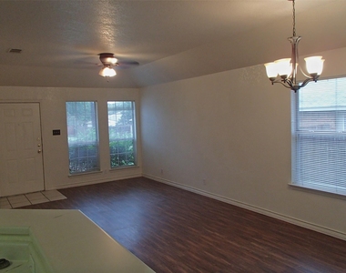 304 Tamara Dr - Photo Thumbnail 9