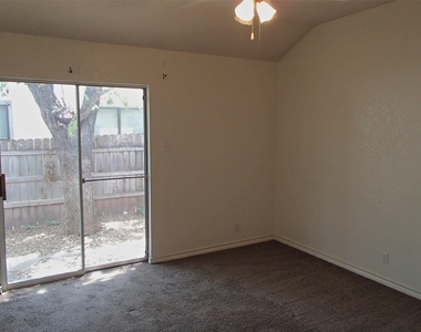 304 Tamara Dr - Photo Thumbnail 4