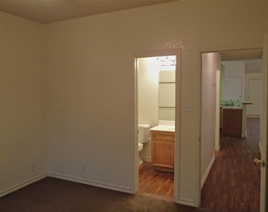 304 Tamara Dr - Photo Thumbnail 5