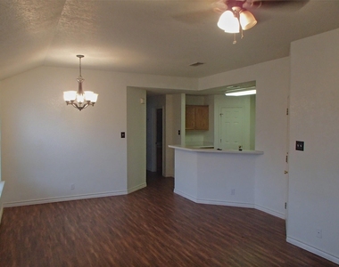 304 Tamara Dr - Photo Thumbnail 2