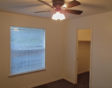 304 Tamara Dr - Photo Thumbnail 6