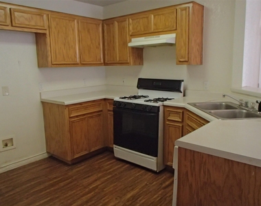 304 Tamara Dr - Photo Thumbnail 3