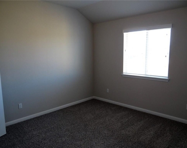 299 Clear Springs Holw - Photo Thumbnail 10