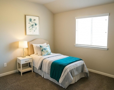299 Clear Springs Holw - Photo Thumbnail 9
